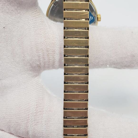 Disney X Lorus Mickey Mouse Gold-Tone Analog Watch - Rare Left-Facing Mickey! - Picture 7 of 13